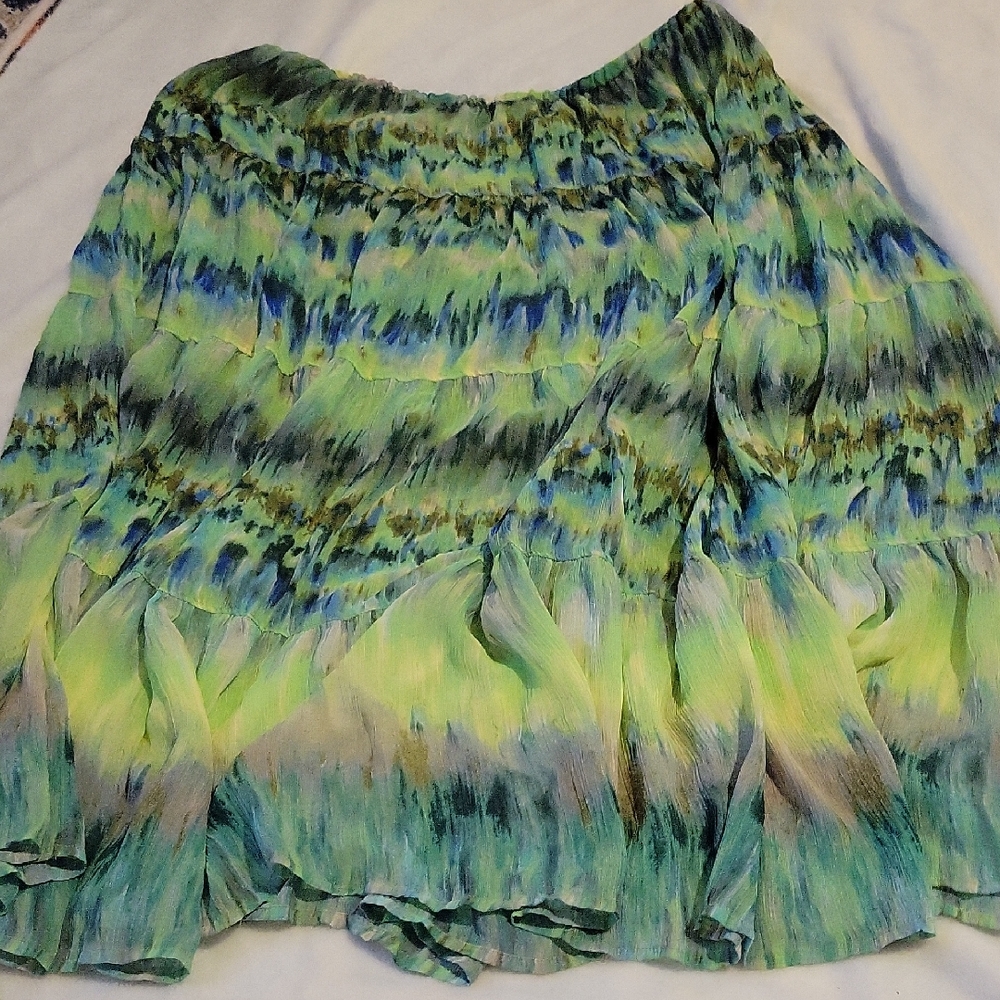Jones Wear Green and Blue Tiered Ruffle Skirt